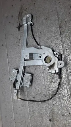 Elevador de vidro traseiro esquerdo Skoda Octavia I 99 1.8B HB