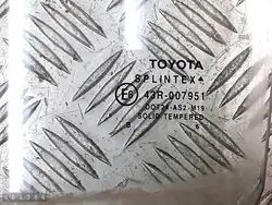 Toyota Yaris dörrglas OEM E643R007951 - Begagnad