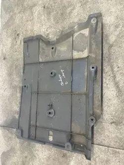 Höger underkroppsskydd OEM 748144EA0A för Nissan Qashqai