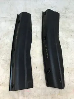 Mazda CX-30 2019+ lokasuojan tiiviste OEM DGF9 56915
