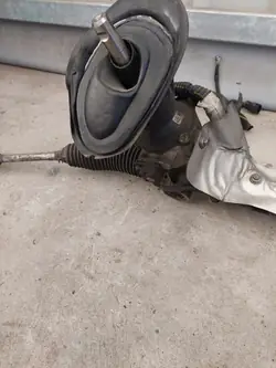 Ford Kuga MK2 takaluukunostotin OEM HV6C-3D070-NA