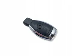 Llave Mercedes OEM UHP2236 - 2 Botones Plata Usada
