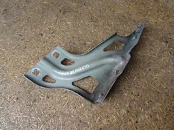 Höger fram skärm fäste AUDI Q3 8U 8U0821136