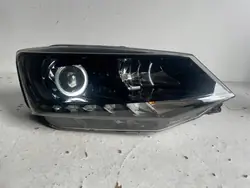 Farol dianteiro direito Skoda Fabia III 6V1941016A