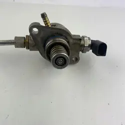 Pompa di iniezione carburante Audi A3 TT VW Golf 1.8 2.0TFSI 06L127025N