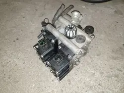 Válvula ar suspensão ECAS OEM 0013271225 - Usado