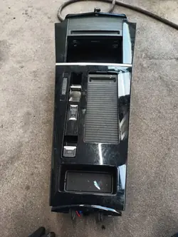 GM OEM 9851085580 Mittelkonsole mit Induktionsladegerät