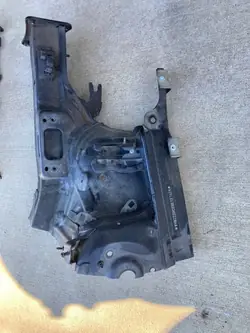 VW Passat B8 LC9X Oikea etulokasuoja OEM
