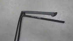BMW G31 fönsterledartätning vänster bak OEM 7336989