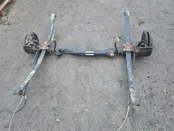 Viga suspensão traseira VW Caddy III OEM 2K5500051CB