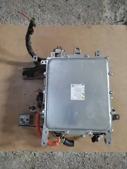 Mitsubishi Outlander III PHEV Converter W005T70271