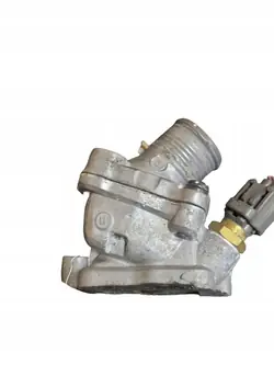 Carcasa de termostato VOLVO XC70 II 2.4L Diesel