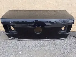 Takaluukku VW Passat B7 2011-2014 OEM 3AE827025