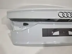 Audi A8 D5 takaluukku OEM FBW1107 - Käytetty