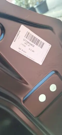 Cupra Formentor 2021 Vänster Sida Täck OEM 5FF809605B