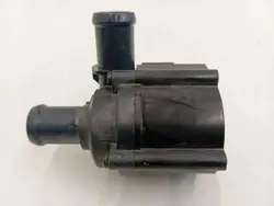 Bomba de circulación agua Audi OEM 06H121601P - Usado