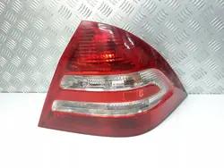 MERCEDES C-KLASSE W203 SEDAN RECHTER ACHTERLAMP A2038202064