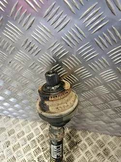 Fram vänster drivaxel AUDI A6 AVANT 2.5L Diesel