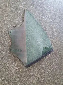 Vitre arrière droite OEM 43R00050 pour Peugeot 307 CC
