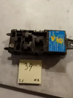 Volvo V40 Zekering Relaisdoos OEM 30807016 - Gebruikt