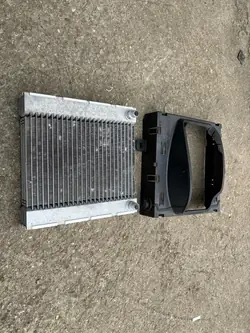 Radiateur d'eau Mercedes AMG A0995003203
