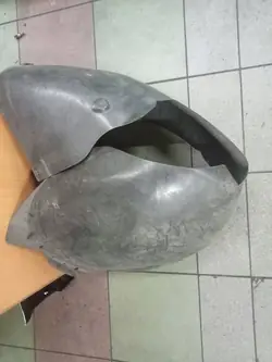 Etummaisen oikean pyöräkaaren Volkswagen Golf V