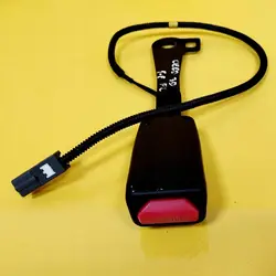 Hebilla de cinturón delantero derecho Kia Ceed 610081600B