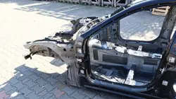Maserati Ghibli 14- Vasen Etupään Lokasuojus OEM 1149168744