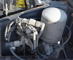 Base de válvula secadora de ar MAN TGM TGL - Peça OEM usada