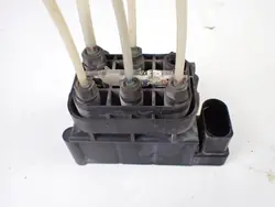 Bloco de válvulas Airmatic OEM A2513200058 Mercedes S500