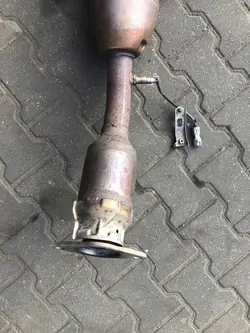 Silenciador central de escape Toyota Auris I Lift 10-12 GY7