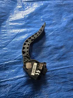 Renault OE 180100024R begagnad gaspedalspotentiometer