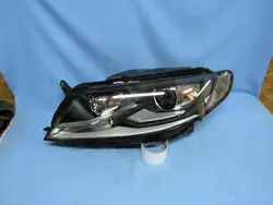 Vasen VW Passat CC 3C8 Lift Bi-Xenon Valo