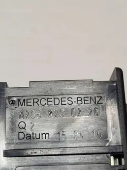Conector Multimédia AUX/USB Mercedes-Benz OEM A2058200226