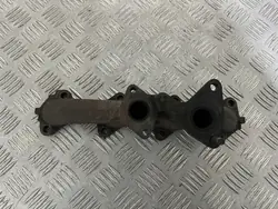 Pakoputken keräin OEM 488141 Renault Clio III:lle