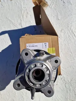 BMW Framfjädringsöga OEM 31306892572 - Begagnad
