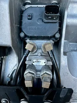 Válvula de travão principal Wabco 4800030340 DAF XF 106
