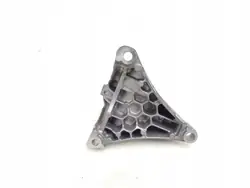 Mazda CX-30 lagerstödbracket original 201019