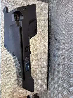 Support rouleau étagère coffre OEM 799124889R - Occasion