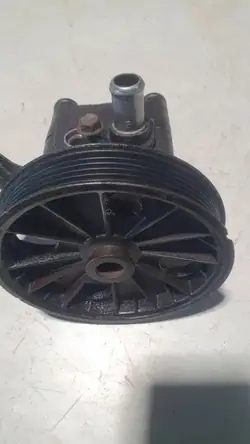 OEM 7611332138 servopump för Volvo 2.4D D5