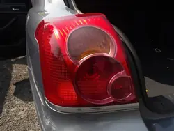 Feu Arrière Gauche Toyota Avensis T25