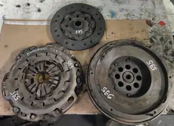 MERCEDES W204 2.2CDI Kaksoismassaväkä A6510304105