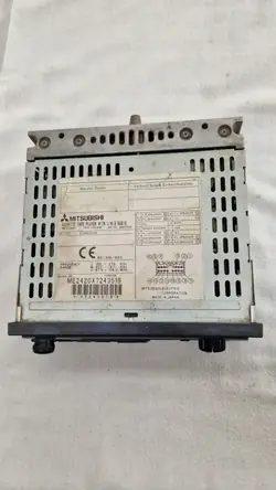 Radio Mitsubishi OEM ME2420X7243519 K93008 - Occasion