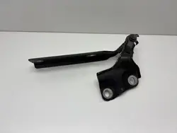 Audi A3 8Y motorhuve gångjärn höger fram OEM 8Y0823302B
