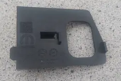 Jeep OE 68543804AB Bovenste Radiatorbevestiging Rechterzijde