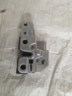 VW Touran Caddy Bagageutrymmeslås 1T0823509C