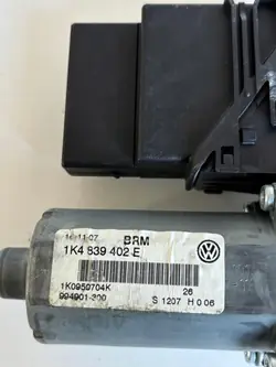 Käytetty ikkunamoottori OEM 1K4839402E Volkswagenille