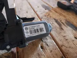 Moteur de vitre avant gauche VW OEM 1T0959702D