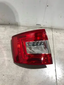 SKODA OCTAVIA 3 III 13-16 Combi Luz Trasera Izquierda