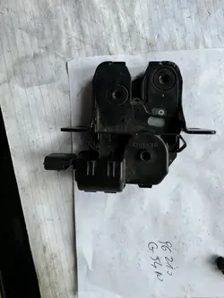 Fechadura de Portão Traseiro OEM 254519 - Renault OE Usado